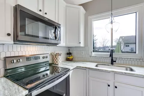 Kitchen - 157 Trail E, Pataskala, OH 43062 photo 4 of 4
