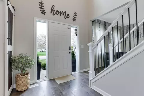 Entry Way - 157 Trail E, Pataskala, OH 43062 photo 1 of 3