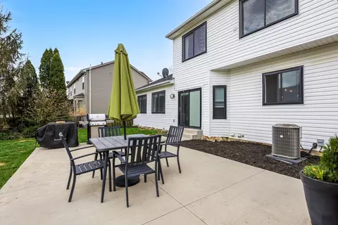 Exterior - 157 Trail E, Pataskala, OH 43062 photo 11 of 13