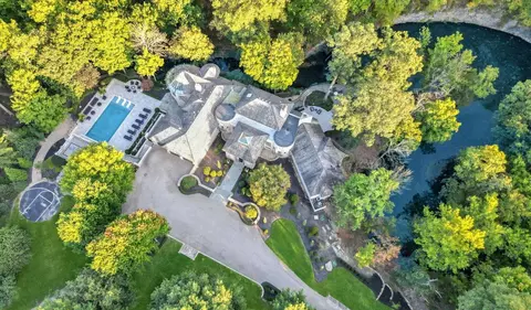 5000 Deer Run Dr, Dublin, OH 43017