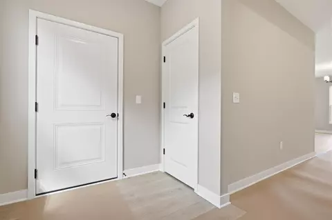 Entry Way - 4547 Corsican Loop E, Hilliard, OH 43026 photo 4 of 5