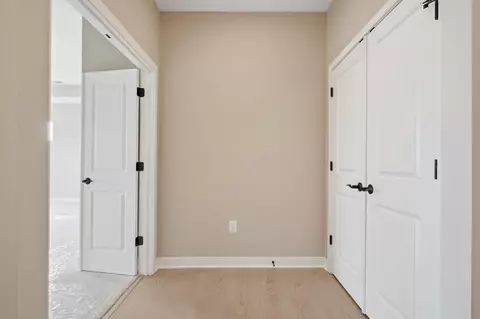 Entry Way - 4547 Corsican Loop E, Hilliard, OH 43026 photo 3 of 5