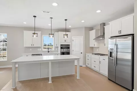 Kitchen - 4547 Corsican Loop E, Hilliard, OH 43026 photo 2 of 4