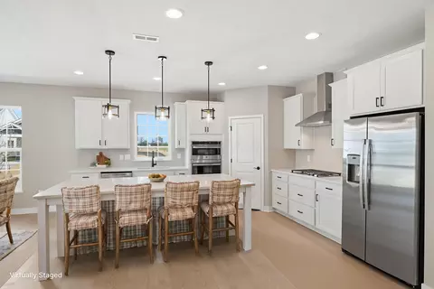 Kitchen - 4547 Corsican Loop E, Hilliard, OH 43026 photo 4 of 4