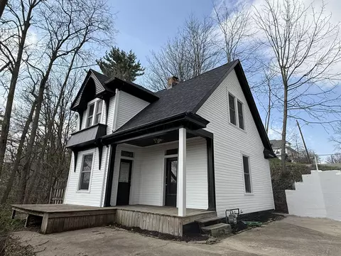 229 N Spring St, Logan, OH 43138