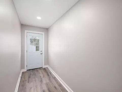 Entry Way - 174 Barnhart St, Marion, OH 43302 photo 1 of 5