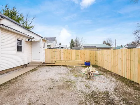 Exterior - 174 Barnhart St, Marion, OH 43302 photo 11 of 11