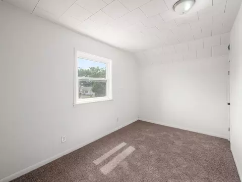 Bedroom - 174 Barnhart St, Marion, OH 43302 photo 2 of 7