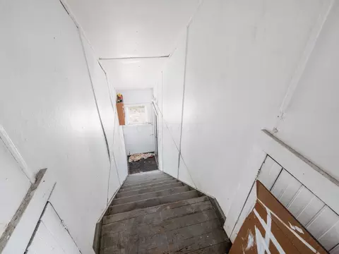 Entry Way - 174 Barnhart St, Marion, OH 43302 photo 5 of 5