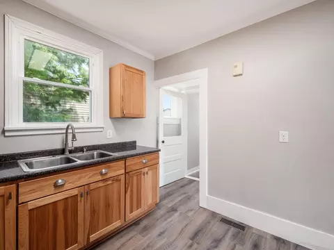 Kitchen - 174 Barnhart St, Marion, OH 43302 photo 2 of 5
