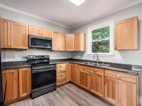Kitchen - 174 Barnhart St, Marion, OH 43302 photo 1 of 5