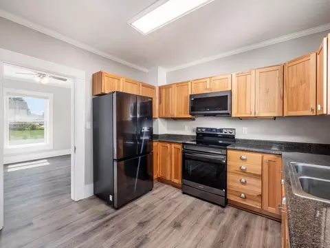 Kitchen - 174 Barnhart St, Marion, OH 43302 photo 4 of 5