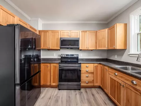 Kitchen - 174 Barnhart St, Marion, OH 43302 photo 5 of 5