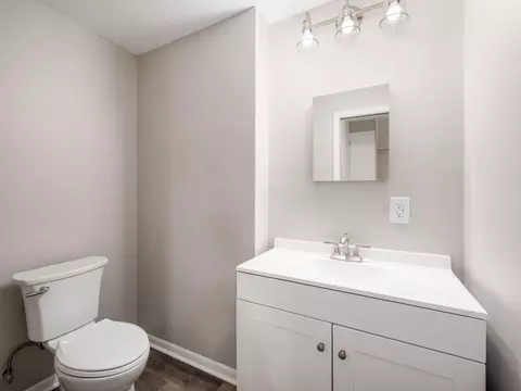 Bath - 174 Barnhart St, Marion, OH 43302 photo 2 of 2