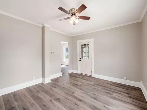 Living - 174 Barnhart St, Marion, OH 43302 photo 2 of 6