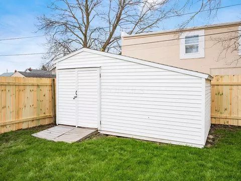 Exterior - 174 Barnhart St, Marion, OH 43302 photo 5 of 11