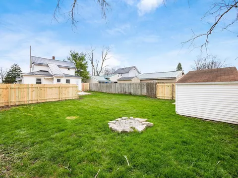 Exterior - 174 Barnhart St, Marion, OH 43302 photo 8 of 11