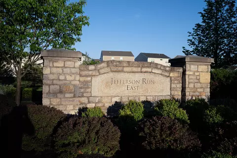 8649 Conestoga Valley Dr, Blacklick, OH 43004