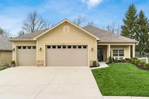 1126 Cross Creeks Rdg, Pickerington, OH 43147