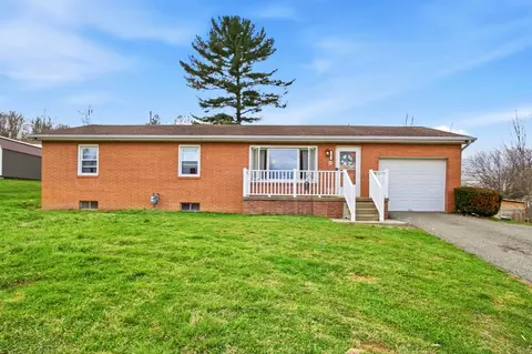 27 Marshdale Rd, Zanesville, OH 43701
