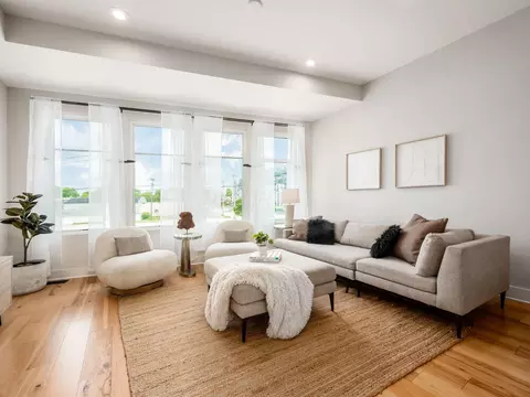 201 E 5th Ave #201, Columbus, OH 43201