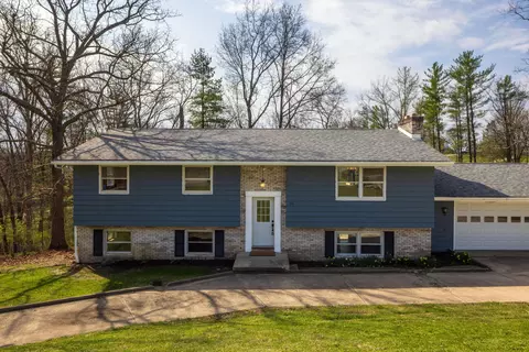 25 Angela Dr, Athens, OH 45701
