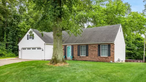 151 Pine Village Dr, Granville, OH 43023