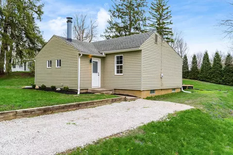 932 Montgomery Rd NE, Newark, OH 43055