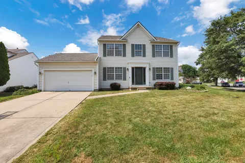 101 Barry Knoll Dr, Pataskala, OH 43062