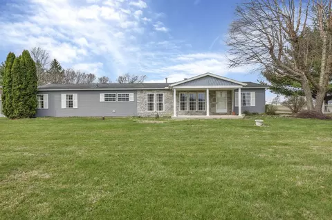895 Becks Knob Rd SW, Lancaster, OH 43130