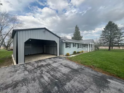 5181 Robinson Rd SE, Washington Court House, OH 43160