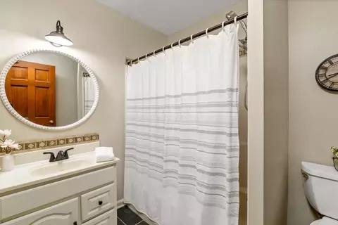 Bath - 4053 Apple Valley Dr, Howard, OH 43028 photo 1 of 4