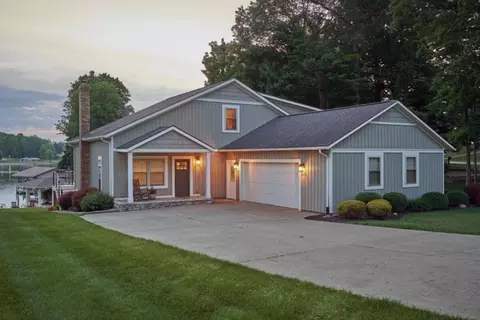Exterior - 4053 Apple Valley Dr, Howard, OH 43028 photo 3 of 12