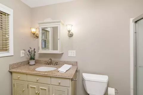 Bath - 4053 Apple Valley Dr, Howard, OH 43028 photo 2 of 4