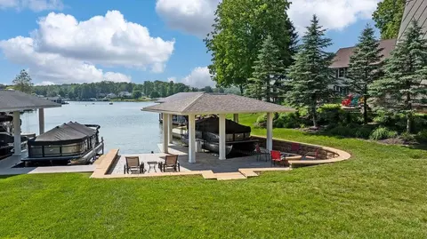 Exterior - 4053 Apple Valley Dr, Howard, OH 43028 photo 5 of 12