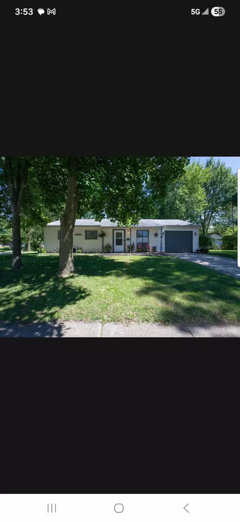 3700 Laguna Dr, Columbus, OH 43232