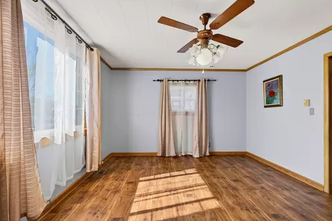 Living - 231 Gallagher Ave, Logan, OH 43138 photo 4 of 5
