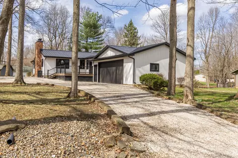 828 Terrace View Dr, Howard, OH 43028