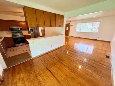 Living - 4397 Wright Ave, Columbus, OH 43213 photo 3 of 3
