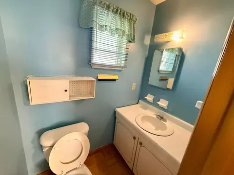 Bath - 4397 Wright Ave, Columbus, OH 43213 photo 2 of 3