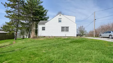 825 Friendship Dr, New Concord, OH 43762