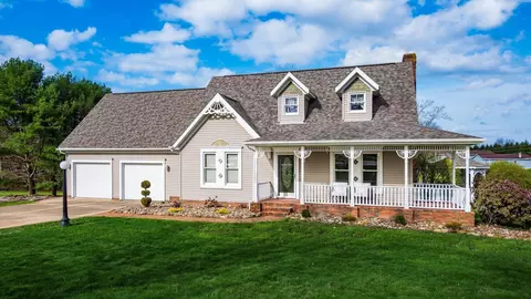 240 Mockingbird Hill Rd, Zanesville, OH 43701