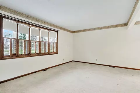 Living - 23624 Parker Ct, Circleville, OH 43113 photo 1 of 3