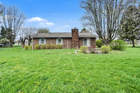 Exterior - 23624 Parker Ct, Circleville, OH 43113 photo 2 of 4
