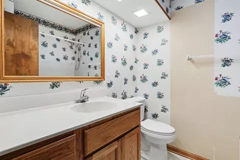 Bath - 23624 Parker Ct, Circleville, OH 43113 photo 1 of 3
