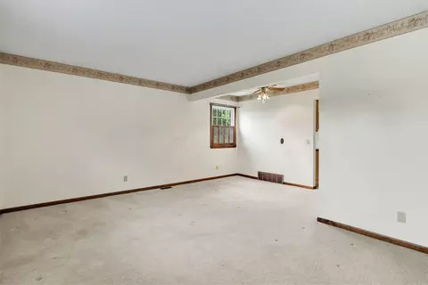 Living - 23624 Parker Ct, Circleville, OH 43113 photo 2 of 3