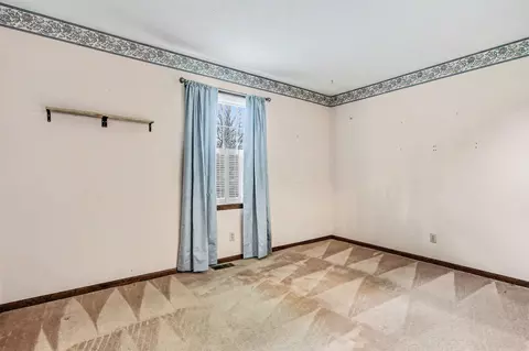 Bedroom - 23624 Parker Ct, Circleville, OH 43113 photo 6 of 7