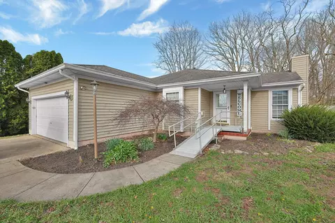 1177 Coventry Cir, Lancaster, OH 43130