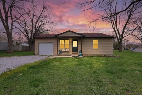 81 3rd Ave SW, Pataskala, OH 43062