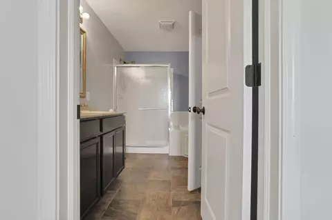 Entry Way - 175 Poe Ave, Lithopolis, OH 43136 photo 4 of 5